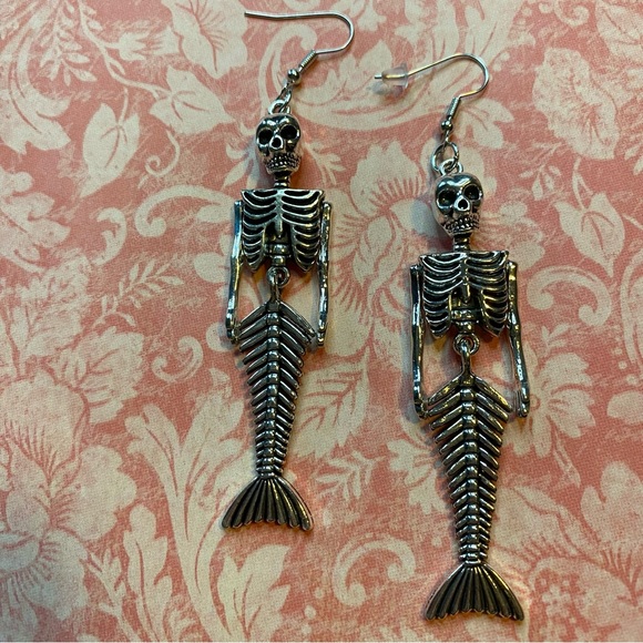 Jewelry - 🎃 SALE! HALLOWEEN Articulated Mermaid Skeleton Earrings